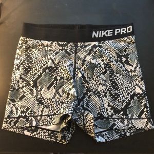 Snake skin print Nike Pro shorts!